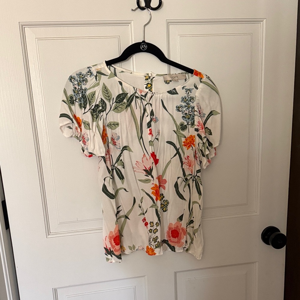 LOFT Floral Short Flutter Sleeve Blouse in White with Pink & Orange